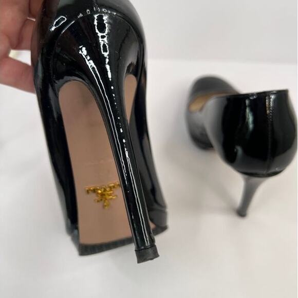 Prada Size 5 (EU 35.5) Black Patent Leather Pumps 4 Inch High Heels Round Toe - Picture 5 of 12